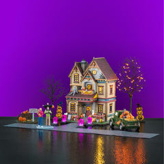 Lemax Spooky Town Halloween Village: Halloween At The Wilsons Set sparkle-castle